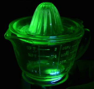 Vintage Green Vaseline Uranium Glass Measuring Cup 2 Cup 16oz W/juicer Top