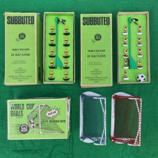 Subbuteo Table Soccer Vintage Team Players,  Pitch Cloth & Goals Bundle Su130235