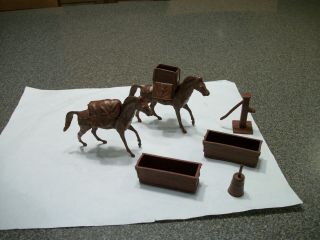 Vintage Marx Wagon Train,  Daniel Boone Playset Pack Horses And Accessories
