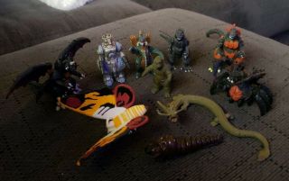 Complete Set Of 10 Vintage 2002 Bandai Toho 2.  5 " Godzilla Monsters Toys