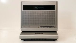Collectible Vintage Bisider Am/fm/4” Tv/clock Radio Panasonic Tr - 4060p
