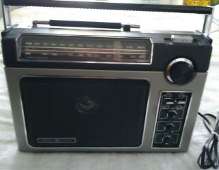 Radio Model 7 - 2880B Portable AM/FM SuperRadio Long Range Fine Tune AFC 2