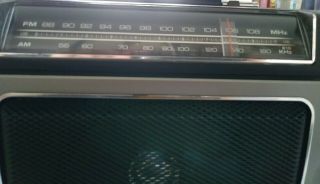 Radio Model 7 - 2880B Portable AM/FM SuperRadio Long Range Fine Tune AFC 3
