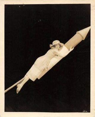 Colleen Moore Vintage Sexy Leggy 1923 July 4th Cheesecake Pinup Photo