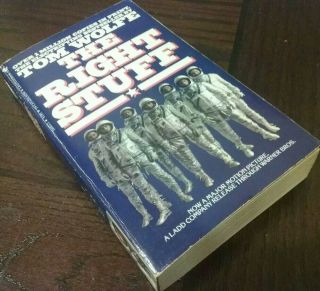 Tom Wolfe - The Right Stuff Paperback Book - Apollo Moon Exploration Nasa Film