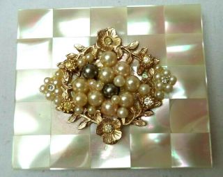 Stunning Vintage Estate Mother Of Pearl Rhinestone 2 3/4 " Makeup Compact 2204z