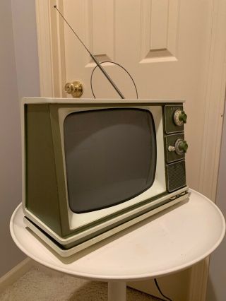 Mid Century Space Age Zenith B/W Portable TV Green 6