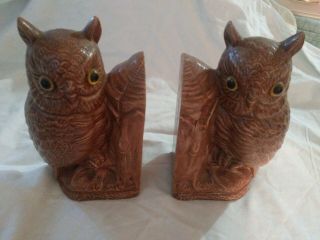 A Vintage Ceramic Owl Bookend 7inches circa 1970s 2