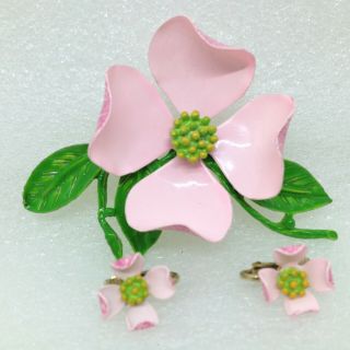Vintage Dogwood Flower Brooch Pin Clip On Earring Set Pink Enamel Jewelry