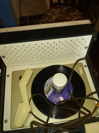 RCA VICTOR PORTABLE RECORD PLAYER PHONOGRAPH 5