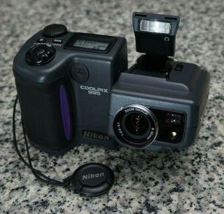 VTG Nikon Coolpix E995 3.  2MP Camera Bundle W/ 4x Zoom 2