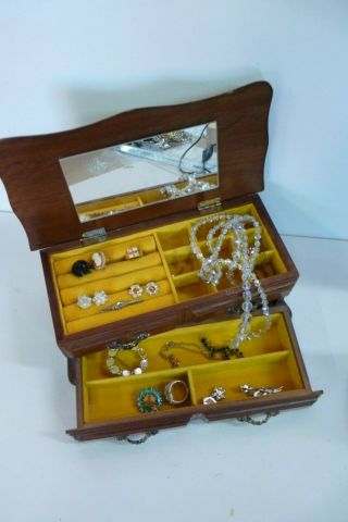 Bundle Costume Jewellery Clip On Earring Vintage Jewellery Storage Box 30b
