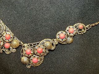 VINTAGE JEWELERY ART DECO GOLD CZECH FILIGREE CORAL BEAD PANEL COCKTAIL NECKLACE 4