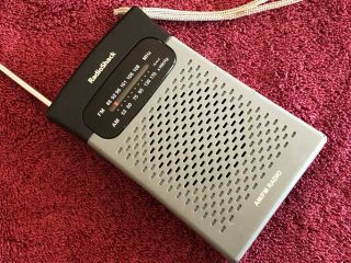 Vintage Radio Shack Am/fm Pocket Sized Radio Model 12 - 586
