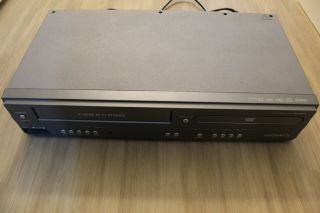 Magnavox Dv225mg9 Dvd Player / Vcr Recorder Combo - & (no Remote)