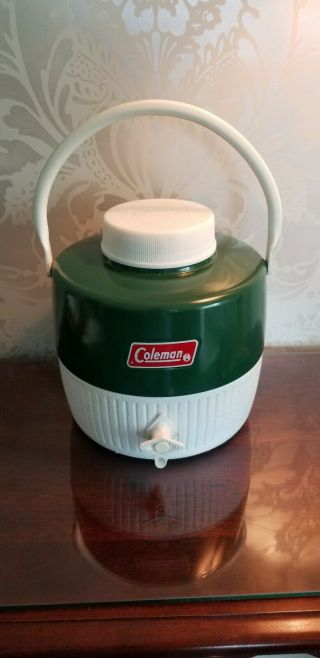 Vintage 1976 Coleman 2 Gallon Gree & White Water Cooler Jug W/spout Drinking Cup