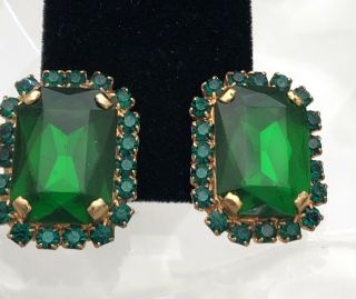 High End Vintage Big Emerald Green Glass Rhinestone Clip Earrings Gp Foilback