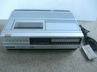 Vintage Sanyo Betamax Video Cassette Recorder/player Model 4400 W Wired Remote