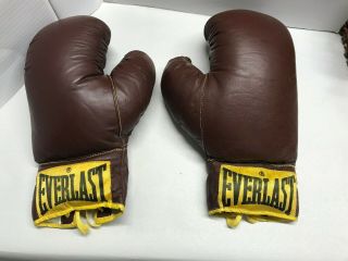 Vintage 12 Oz Everlast Boxing Gloves Sparring Bag Practice
