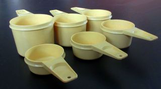Complete 6 Pc Vintage Set Tupperware Kitchen Cooking Measuring Cups Harvest Gold