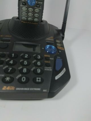 Vintage 2.  4 GHz Gigarange Extreme Answer Machine KX - TG2593B and Phone 3