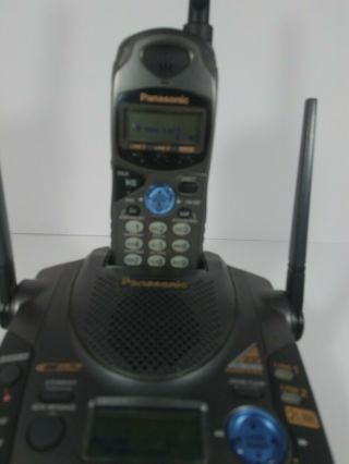 Vintage 2.  4 GHz Gigarange Extreme Answer Machine KX - TG2593B and Phone 6