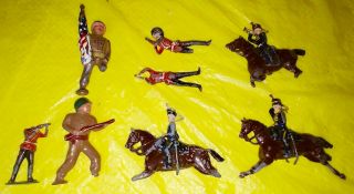 8 Vtg TOY Metal SOLDIERS Handpainted MILITARY MEN Infantry WOUNDED Army 1940 ' s 2