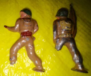 8 Vtg TOY Metal SOLDIERS Handpainted MILITARY MEN Infantry WOUNDED Army 1940 ' s 4