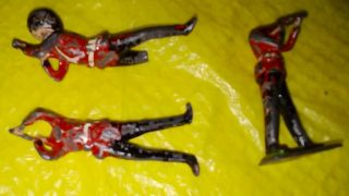 8 Vtg TOY Metal SOLDIERS Handpainted MILITARY MEN Infantry WOUNDED Army 1940 ' s 5