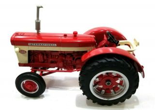 Ertl Vintage International Ih 560 Standard Tractor 1:16 Scale Die - Cast Metal