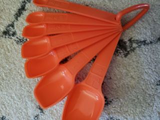 Vintage Set Of 7 Orange Tupperware Measuring Spoons Complete Ring Nesting Bright