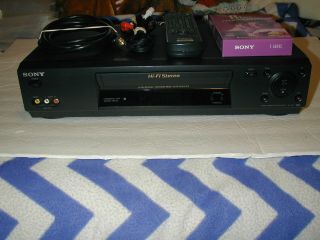 Sony Slv - N77 Vcr Player/ Recorder Vhs,  Cables,  Remote,  Blank Tape