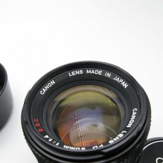 Vtg CANON 50mm F/1.  4 Camera Lens Japan Made FD mount W/ Hood 3