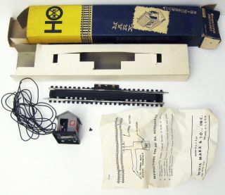 Vintage Marx 6425 Ho Scale Train Track Crossing Watchman & Instructions