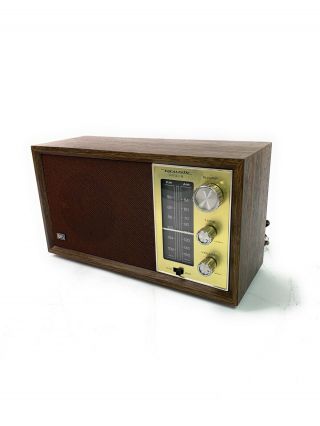 Vintage Realistic Mta - 8 Model 12 - 689 Am Fm Radio - And Great