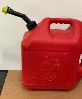 Vintage Blitz 5 Gallon Gas Fuel Can W/ Vented PRE - BAN Spout 50833 Made in USA 6