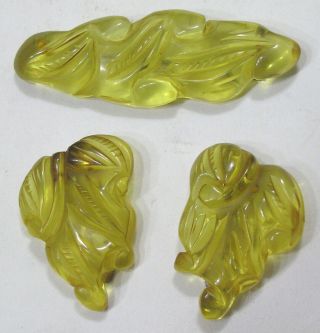 Vintage Three Piece Carved Yellow Bakelite Set Brooch And Two Dress Clips