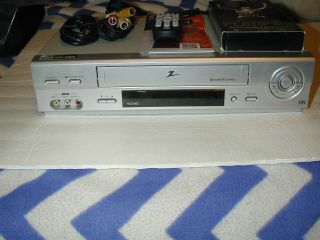 Zenith Vcs442 Vcr Player/ Recorder Vhs,  Cables,  Remote,  Movie