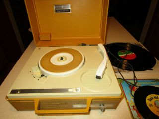 General Electric Partymate Record Player Portable Ss Harvest Gold 4 Speed 1960s