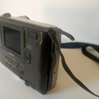 Vintage Sony FD Mavica 10X Zoom Camera MVC - FD75 w/ Battery,  Charger & Strap 4