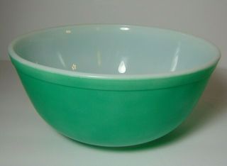 Vintage Pyrex Green 403 Mixing Bowl 2.  5 Quart Single Primary Color Large Nesting