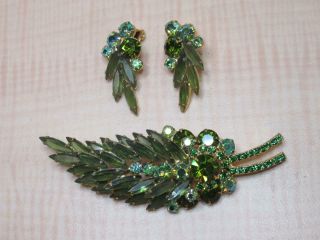 Vintage Costume Jewelry Set Green Rhinestone Pin Brooch Clip Earrings