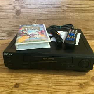 Sony Vhs/vcr Slv - 679hf Video Cassette Player W/ Remote,  Av Cable And Vhs Tape