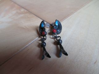 Small vintage Navajo sterling silver turquoise coral dangle earrings 2