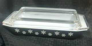 Vintage Pyrex 548 - B Space Saver 1 1/4 Qt Black & White Snowflake Casserole