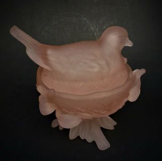 Vtg Westmoreland Frosted Satin Pink Glass Bird On Nest - Candy Dish
