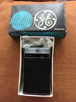 Vintage General Electric Ge P - 2790 Transistor Pocket Radio - 1970