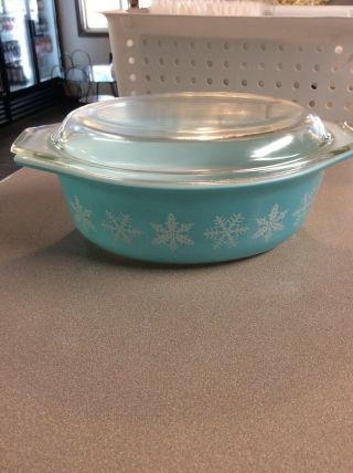 Vintage Pyrex Turquoise Snowflake Casserole 1.  5 Qt Dish W Lid
