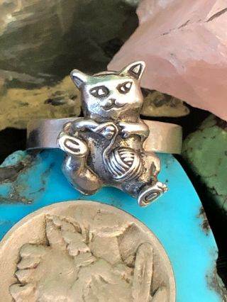 Vintage Kitten Cat Playing With Yarn Paws Sterling Silver Ring 5 G Size 7.  5