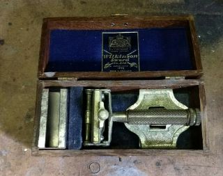 Vintage British Quality “wilkinson Sword Razor/shaving Kit –empire Model” Razor